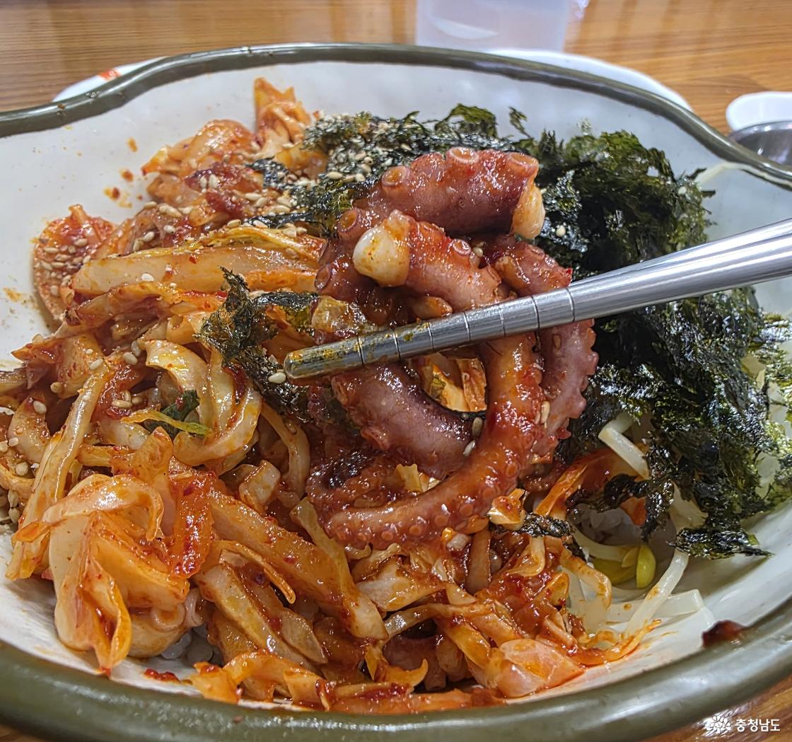 오동통한 낙지의 식감이 탱글해서 좋았다