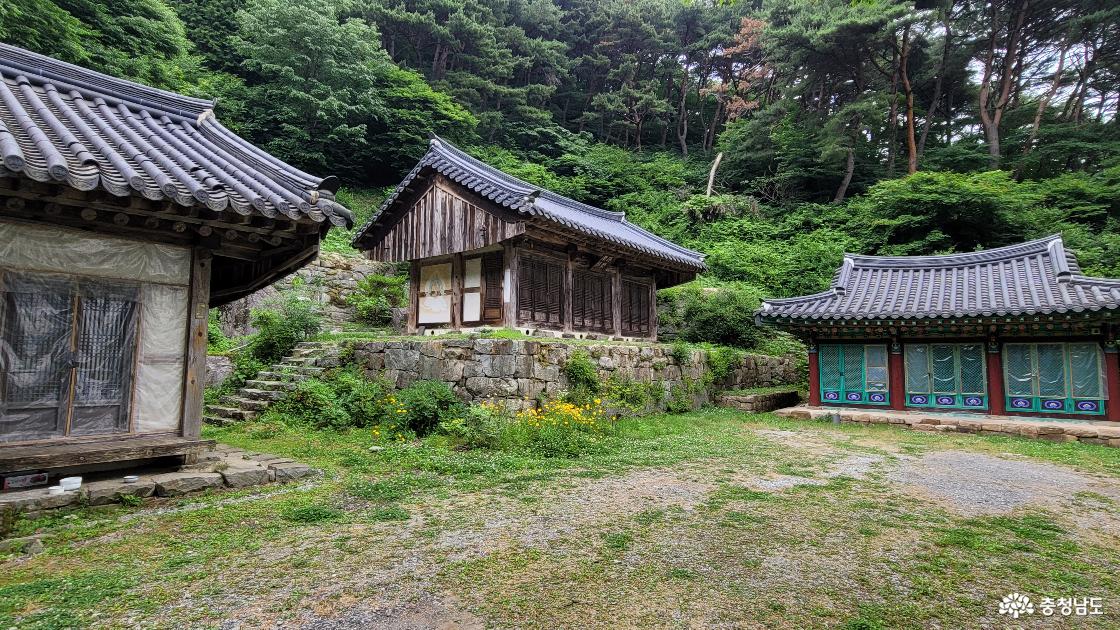 충남 홍성군 전통사찰 오서산 내원사 전경.