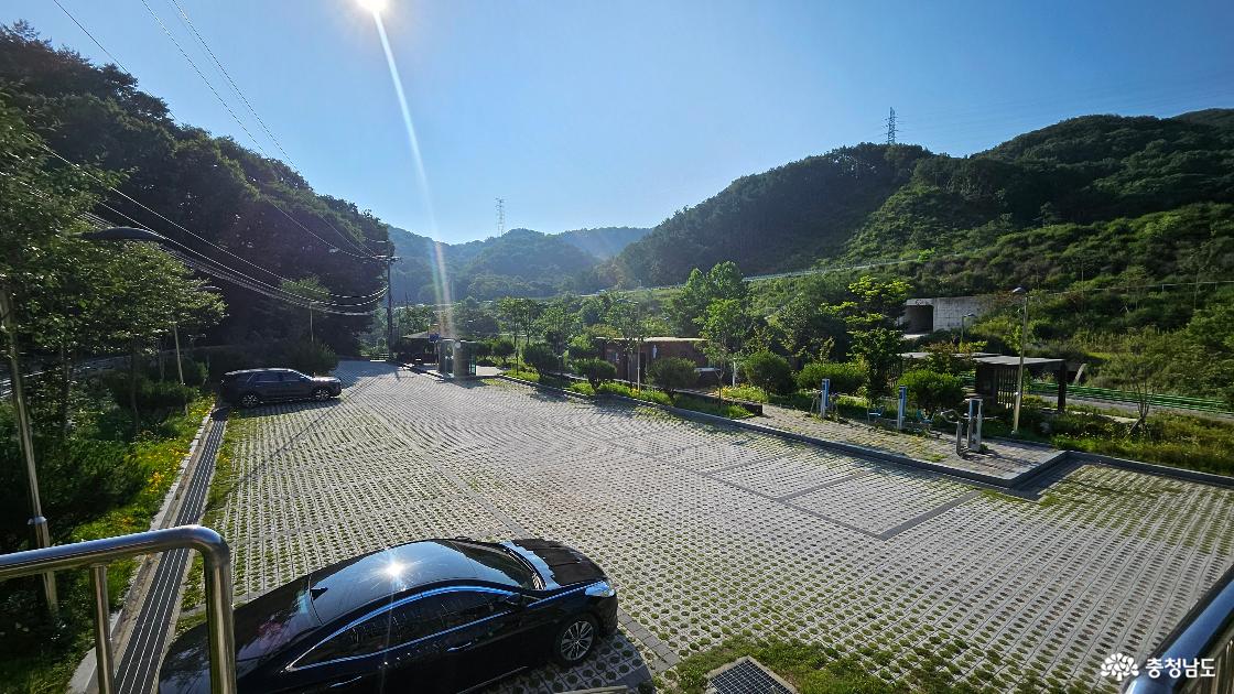입암저수지 주차장 풍경 사진임