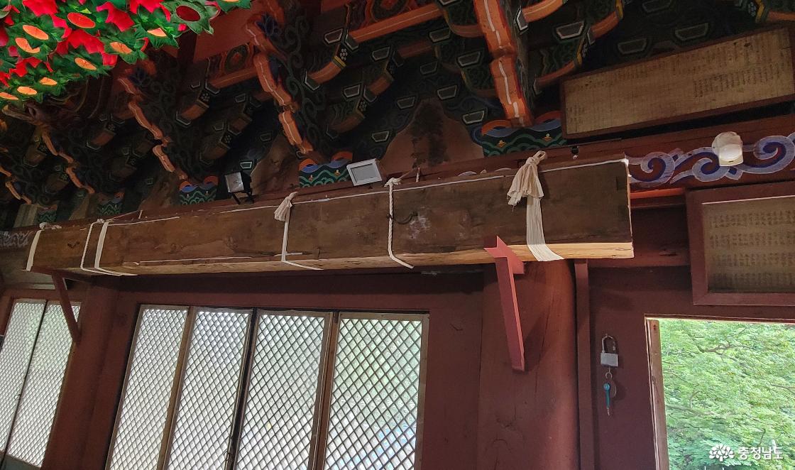 천년고찰 충남 예산군 대련사 극락전 탱화보관함。 