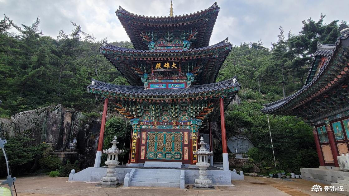 전통사찰 예산 법륜사 대웅전。