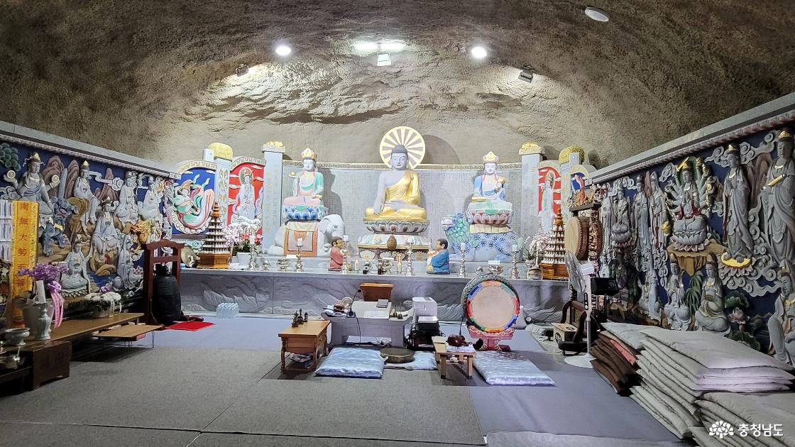 전통사찰 예산 법륜사 글법당 전경。