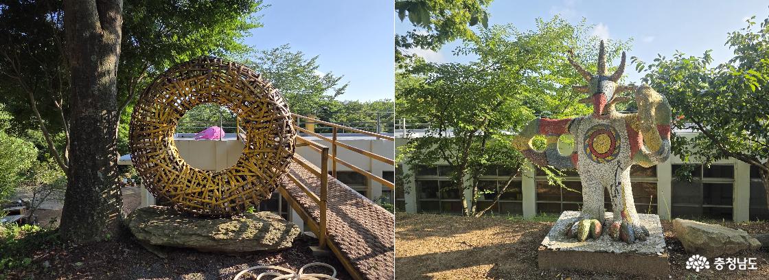 서해미술관 본관 뒤쪽, 작가 레지던시 공간 앞의 작품들