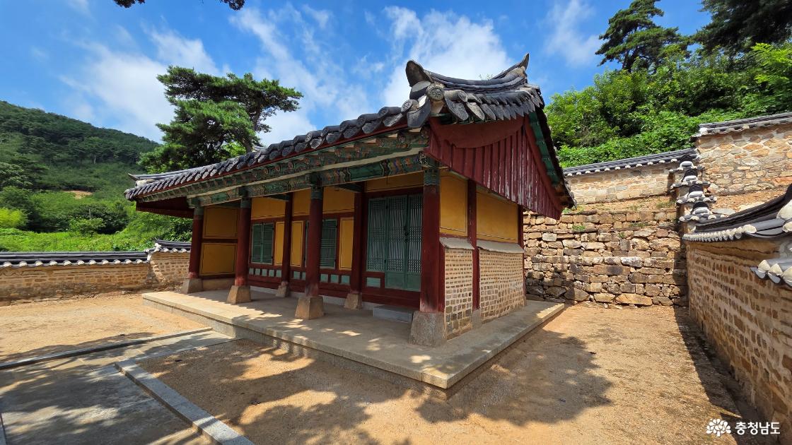 유봉선생 제를 올리는 영당