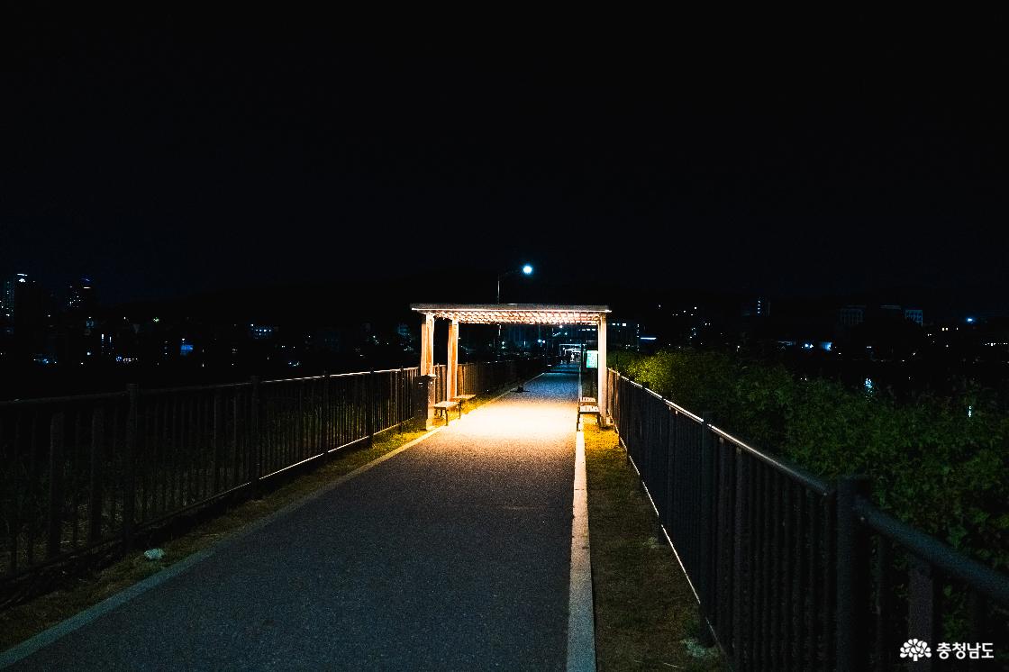 천호지 전경
