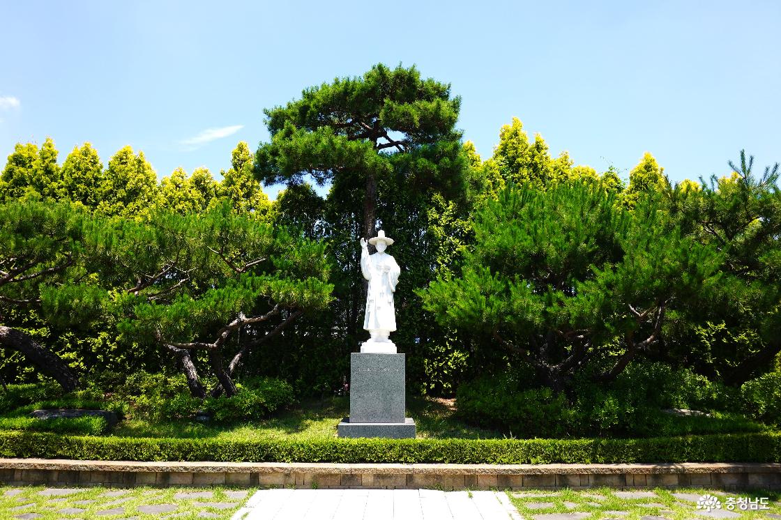 성 김대건 안드레아 신부 동상