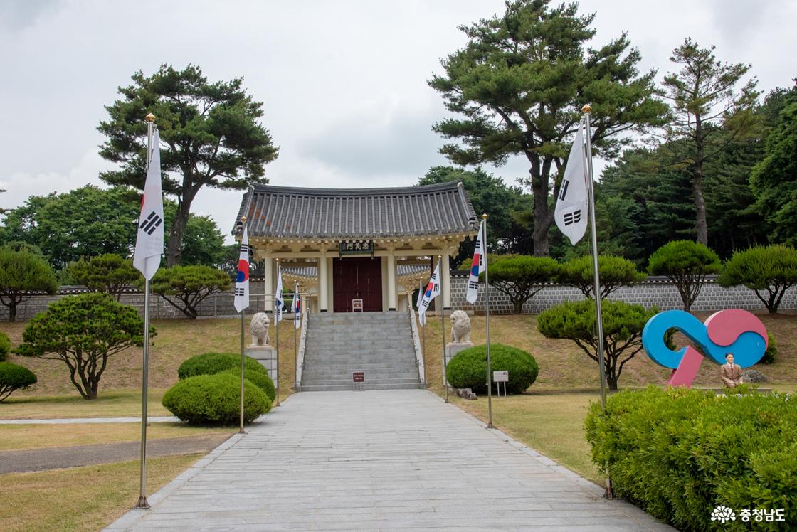 층의사 전경