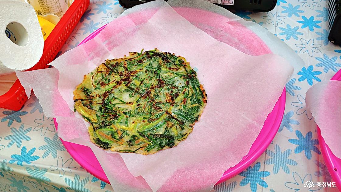바삭 고소한 부치개도 함께 시식