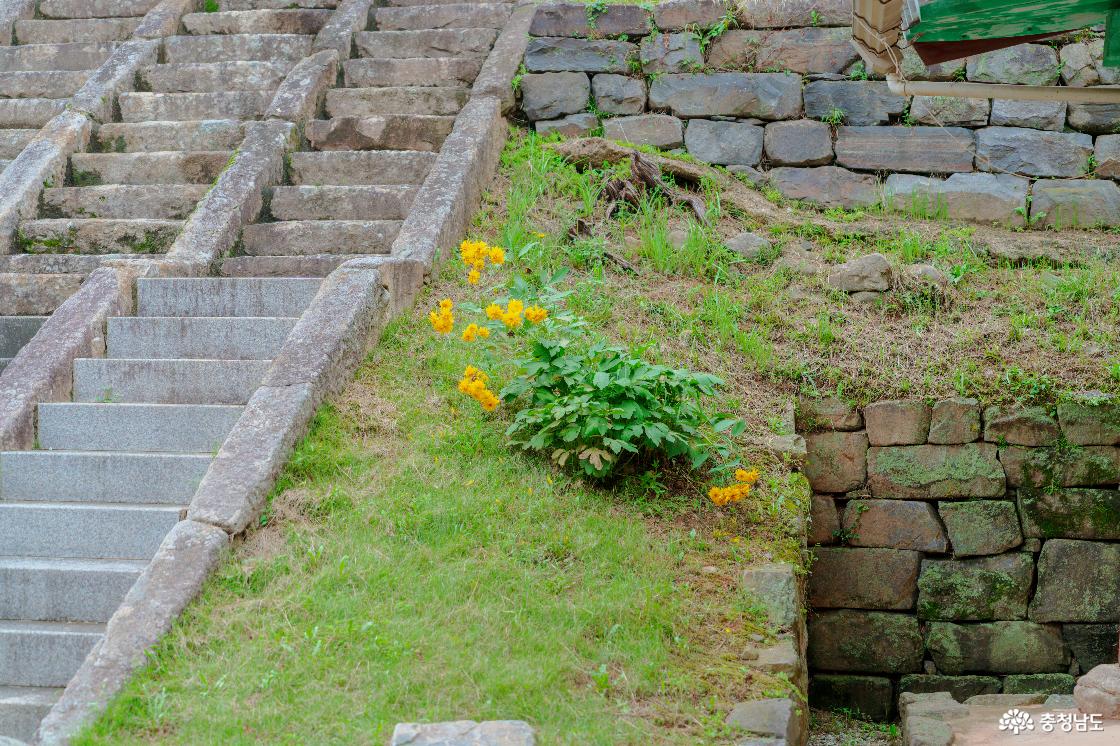 덕산향교 전경