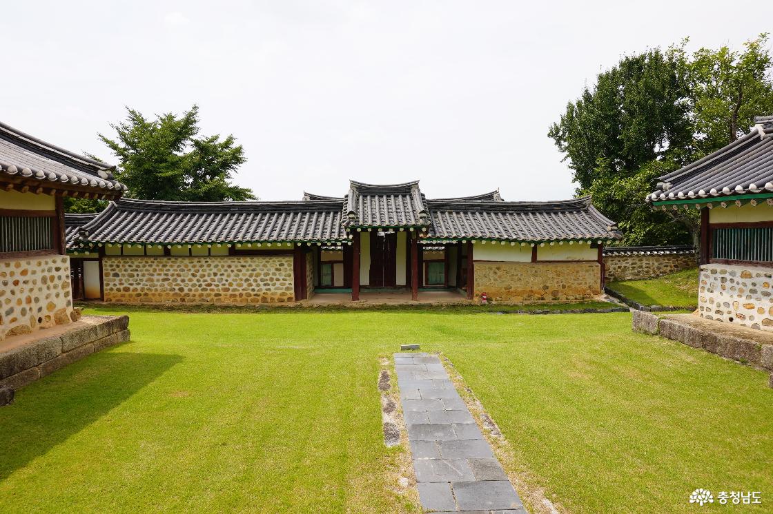 대성전에서 내려다본 내삼문