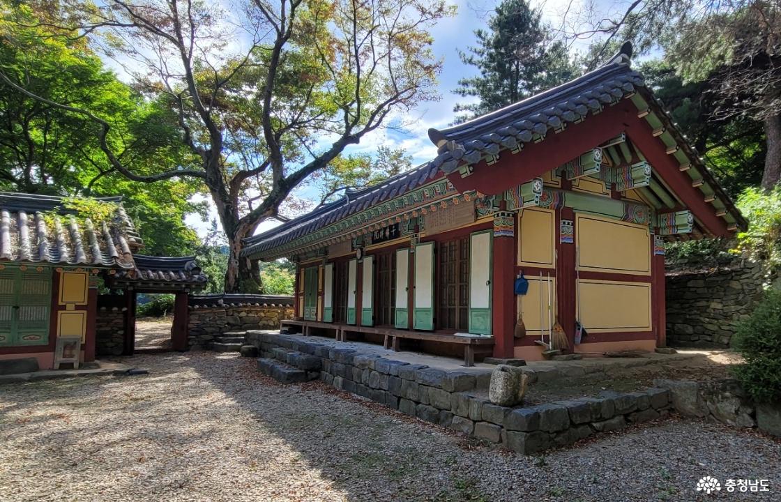 천년고찰 충남 예산 향천사 천불선원.