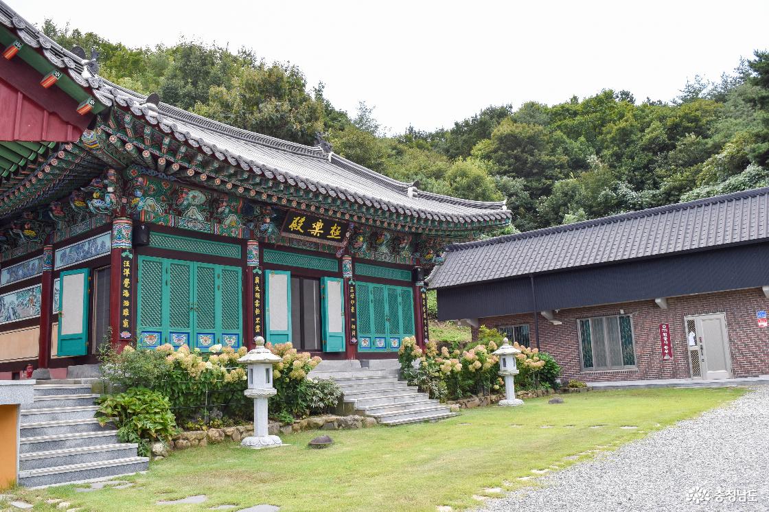 천흥사 전경