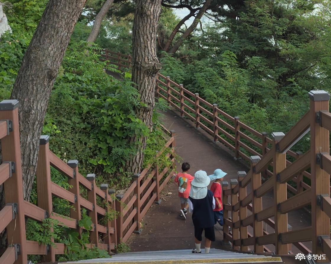아이들과 호숫가 산책로