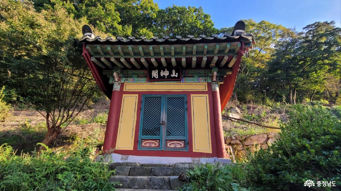 당진 전통사찰 망일사 산신각.