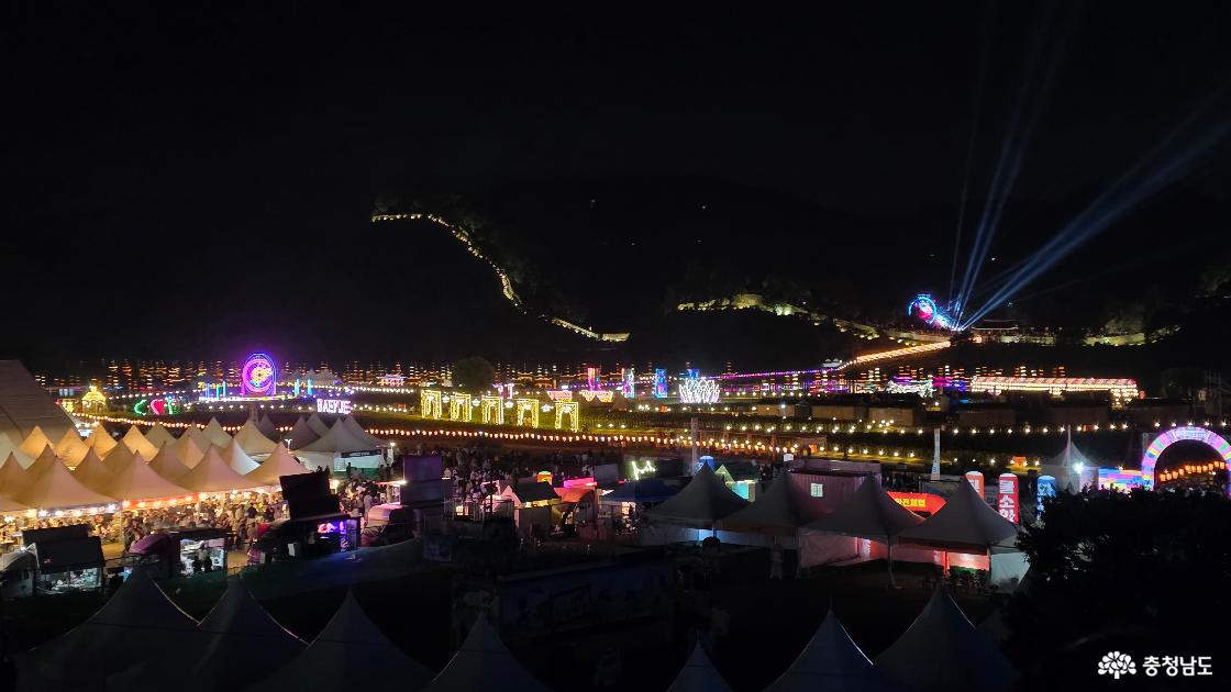 백제문화제 미르섬 축제장의 모습