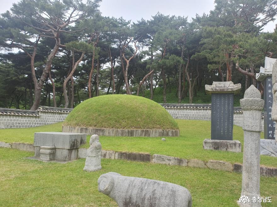 이순신 장군 묘 