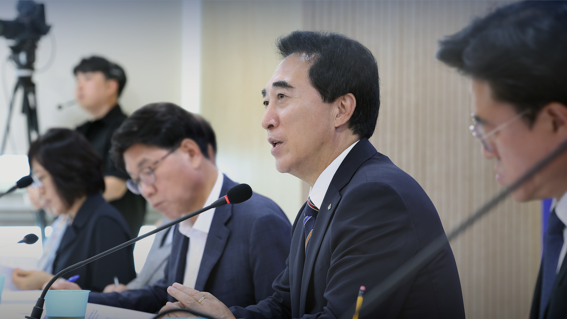 메인 비주얼 슬라이드 이미지04